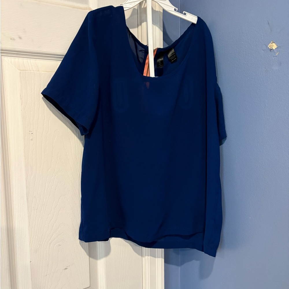 Classic Women's Blue Short Sleeve Blouse